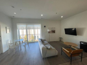 Elegant 4 Bedroom Luxury Oasis in Chicago's Thriving Downtown